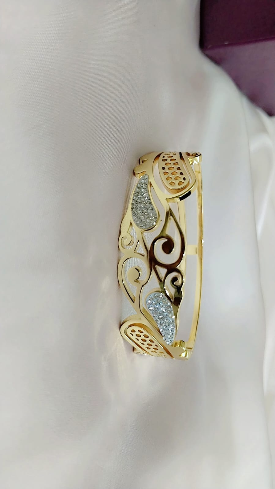Gold Filigree Bracelet with Crystal Stones